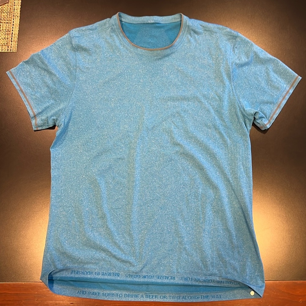Lululemon Men’s shortsleeved tee shirt XL